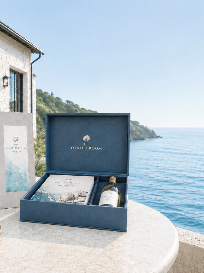<h2>Durable for outdoor use</h2><h5><strong>Weatherproof menu covers for every service</strong></h5>